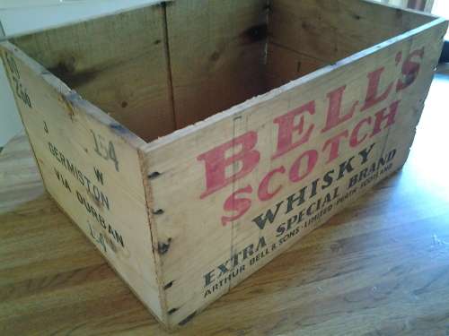 VINTAGE BELLS WHISKY CRATE